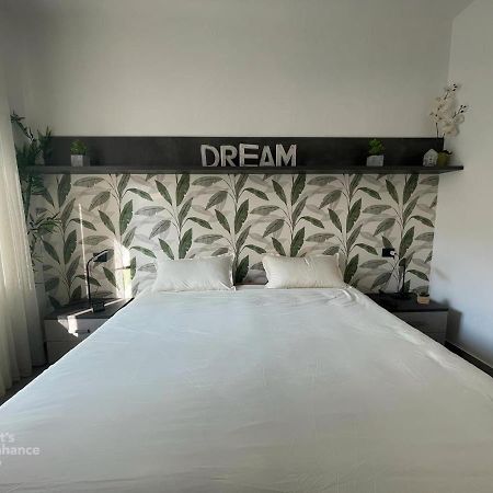 R39 Modern Apartment With Private Parking Milan Bagian luar foto