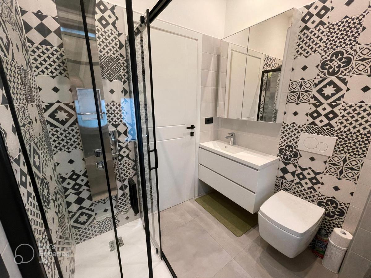 R39 Modern Apartment With Private Parking Milan Bagian luar foto