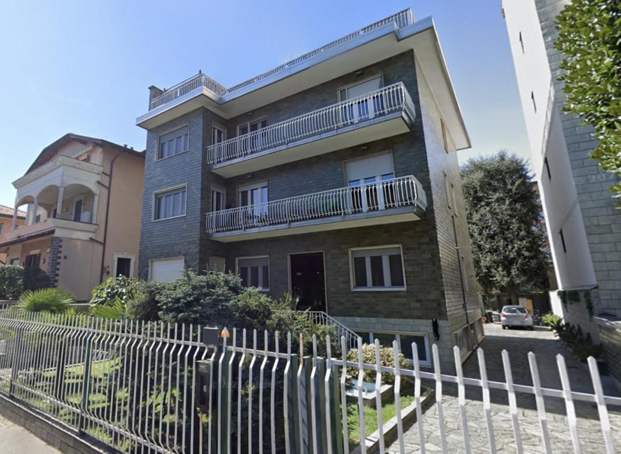 R39 Modern Apartment With Private Parking Milan Bagian luar foto